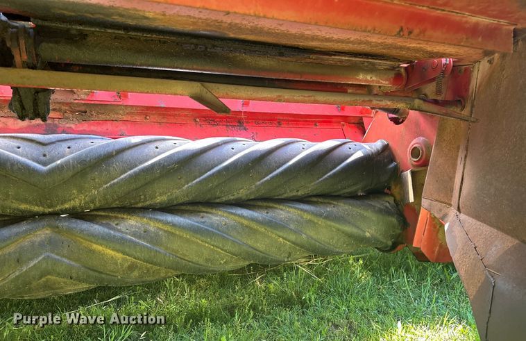 image for item NR9870 New Holland  116 swather / windrower