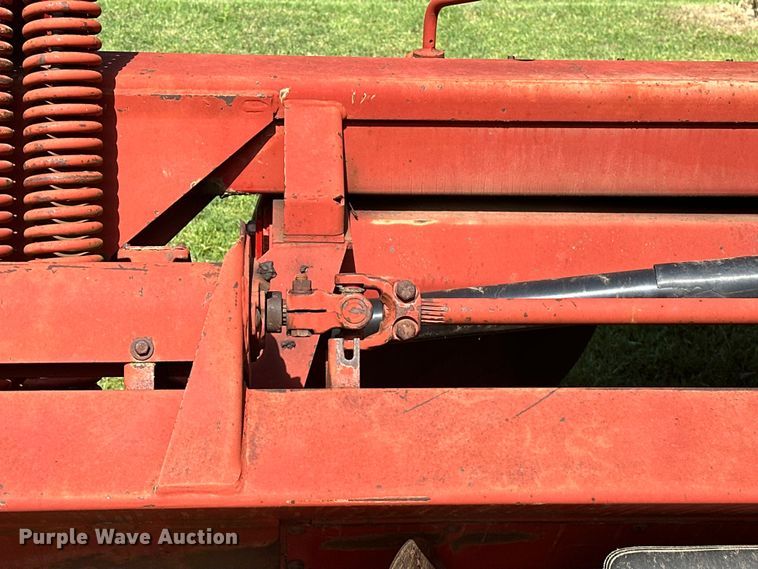 image for item NR9870 New Holland  116 swather / windrower