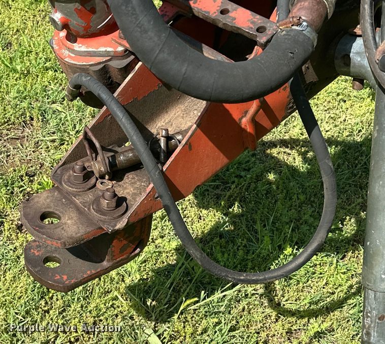 image for item NR9870 New Holland  116 swather / windrower