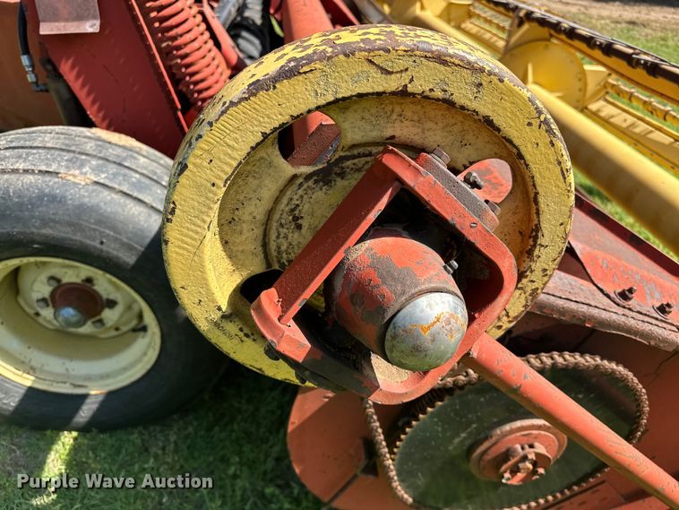image for item NR9870 New Holland  116 swather / windrower