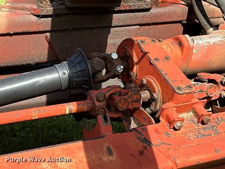 image for item NR9870 New Holland  116 swather / windrower