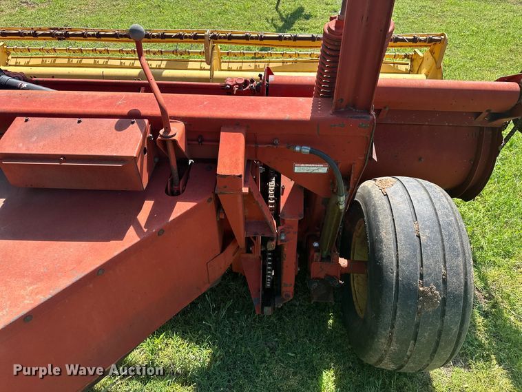 image for item NR9870 New Holland  116 swather / windrower