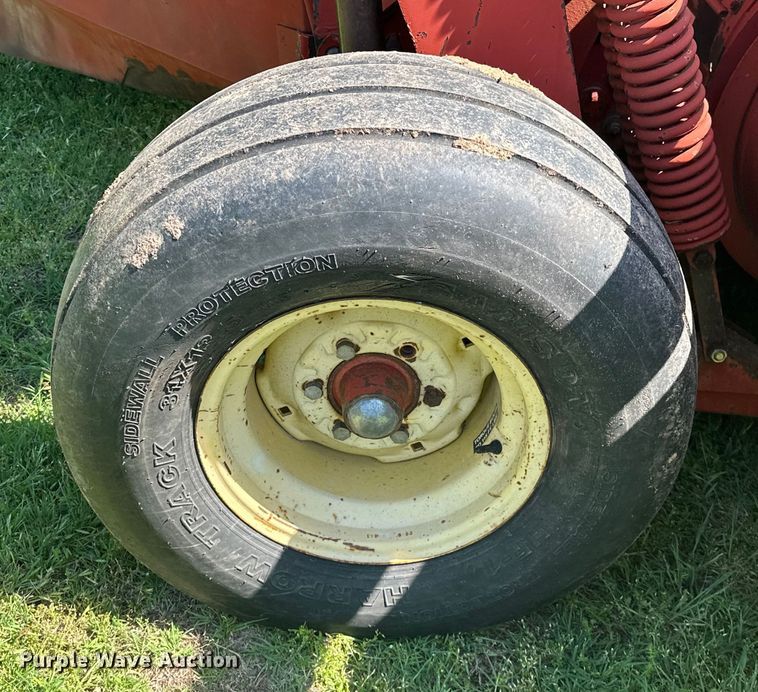 image for item NR9870 New Holland  116 swather / windrower