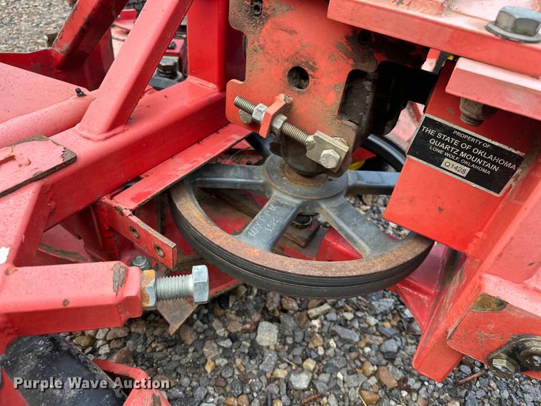 image for item NR9875 1995 John Deere 5300 tractor