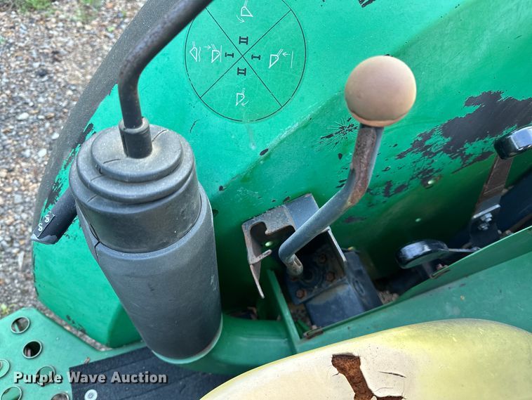 image for item NR9875 1995 John Deere 5300 tractor