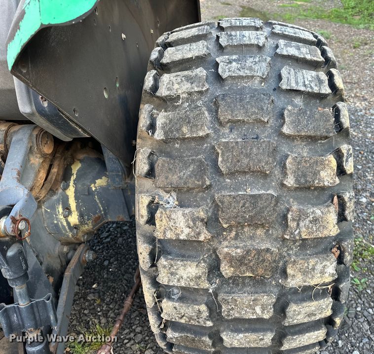 image for item NR9875 1995 John Deere 5300 tractor