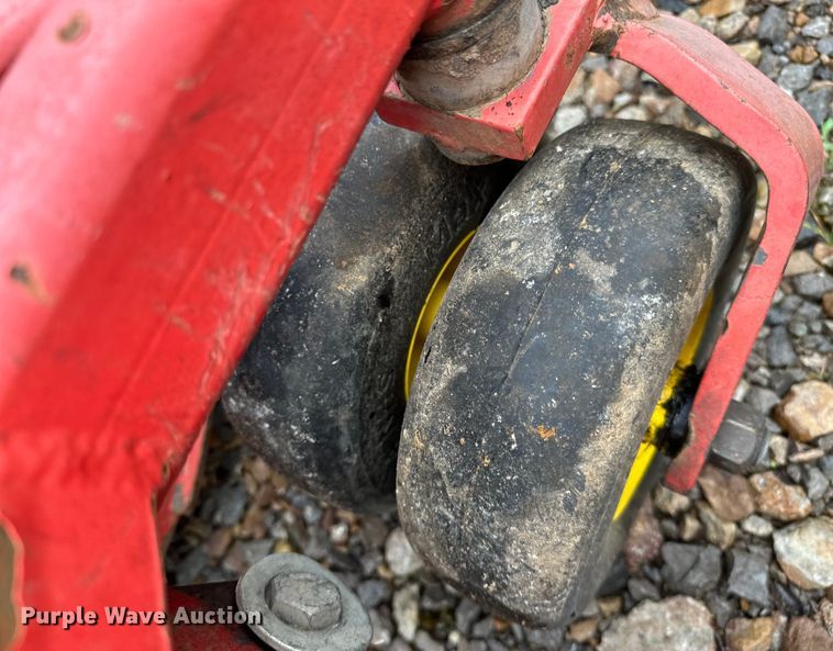 image for item NR9875 1995 John Deere 5300 tractor