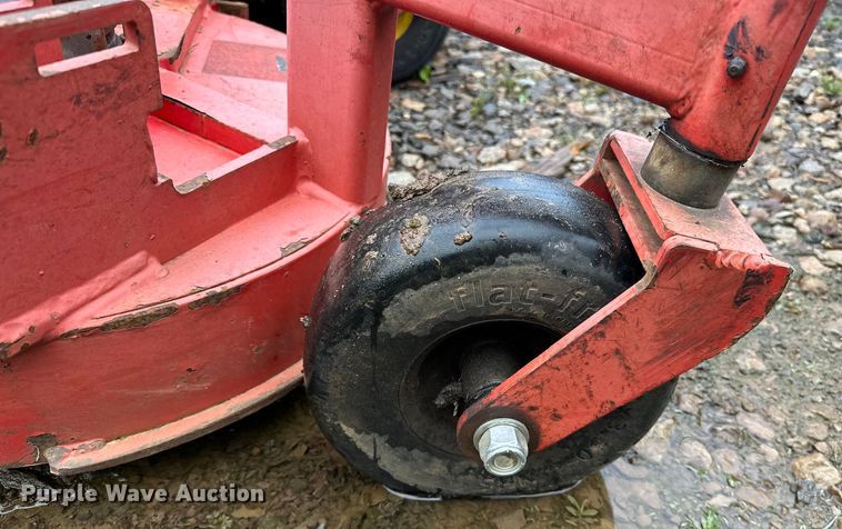 image for item NR9875 1995 John Deere 5300 tractor