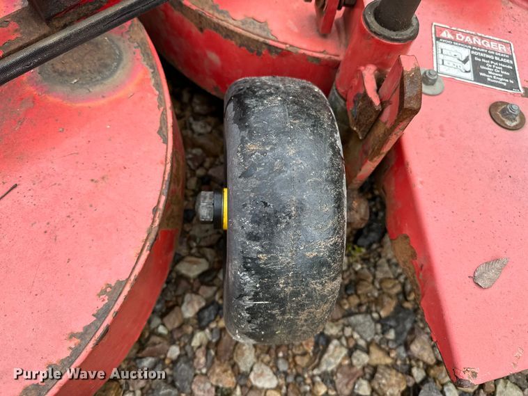 image for item NR9875 1995 John Deere 5300 tractor