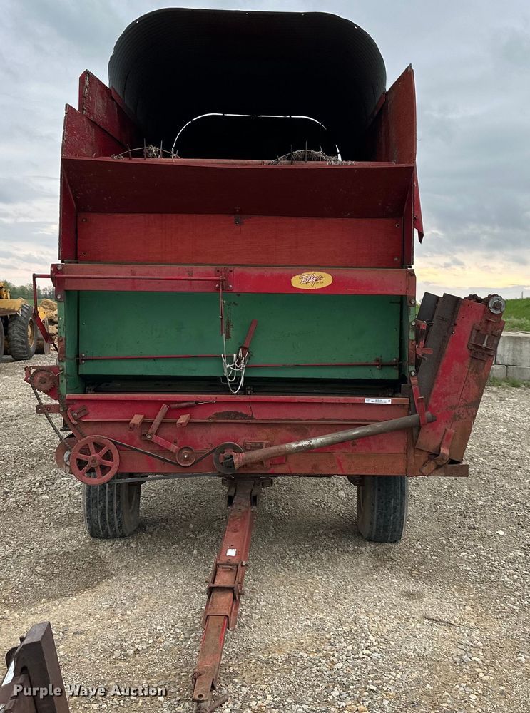 image for item NT9159 Balzer silage wagon