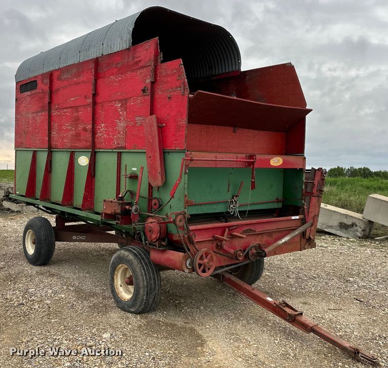 image for item NT9159 Balzer silage wagon