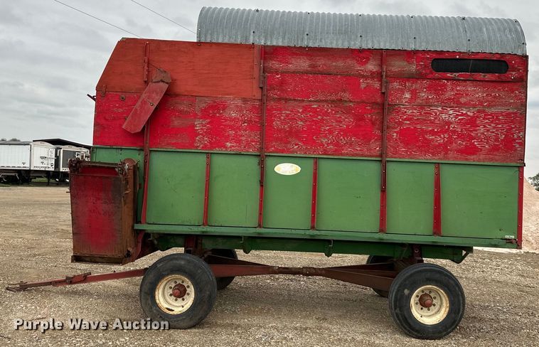 image for item NT9159 Balzer silage wagon