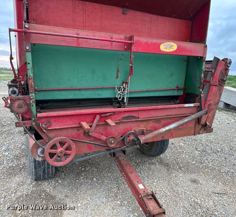 image for item NT9159 Balzer silage wagon