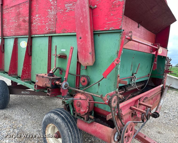 image for item NT9159 Balzer silage wagon