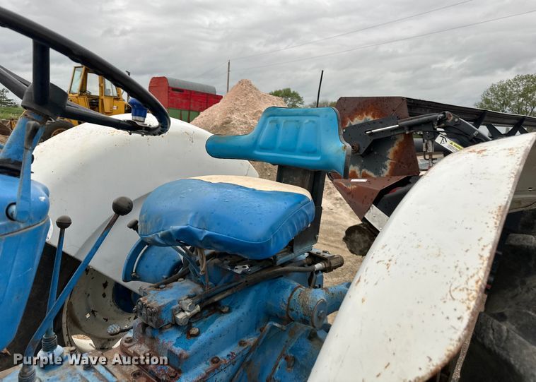 image for item NT9163 Ford 5000 tractor