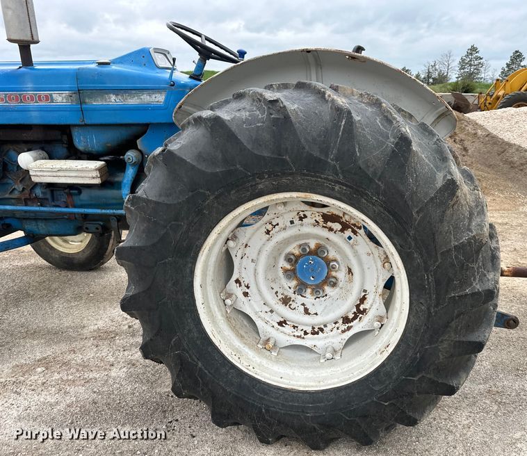 image for item NT9163 Ford 5000 tractor