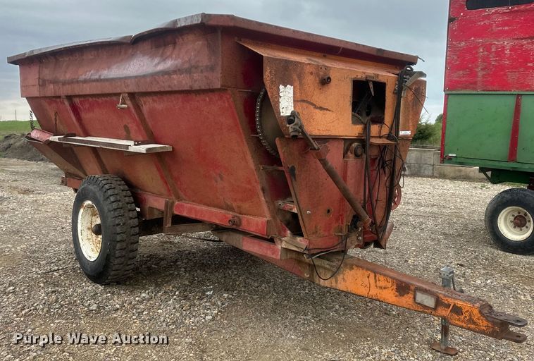 image for item NT9164 Kelly Ryan feed grinder/mixer