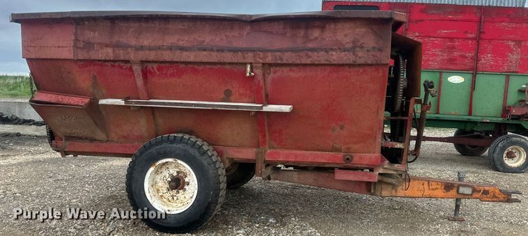 image for item NT9164 Kelly Ryan feed grinder/mixer