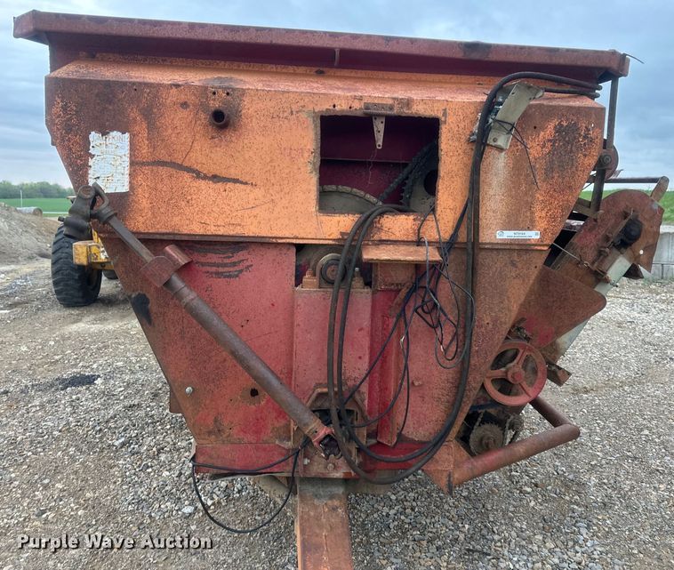 image for item NT9164 Kelly Ryan feed grinder/mixer