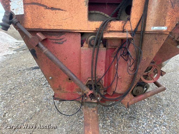 image for item NT9164 Kelly Ryan feed grinder/mixer