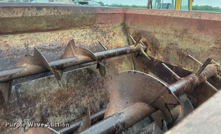 image for item NT9164 Kelly Ryan feed grinder/mixer