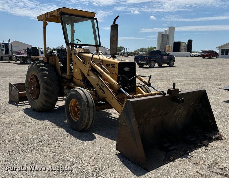 image for item NT9171 Ford 555B landscape tractor