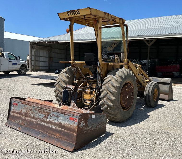 image for item NT9171 Ford 555B landscape tractor