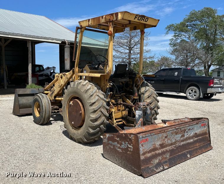 image for item NT9171 Ford 555B landscape tractor