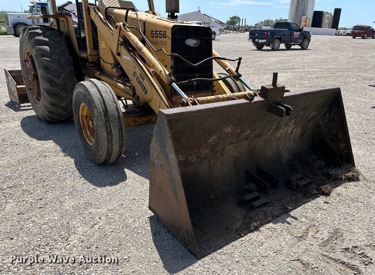 image for item NT9171 Ford 555B landscape tractor