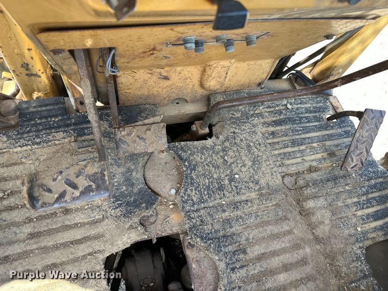 image for item NT9171 Ford 555B landscape tractor