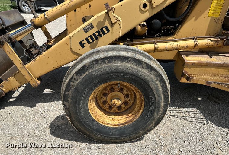 image for item NT9171 Ford 555B landscape tractor