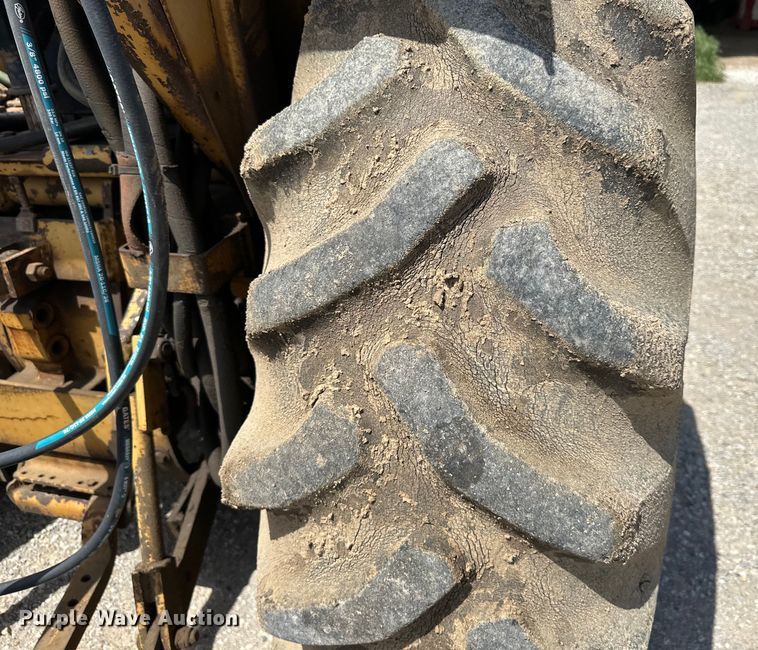 image for item NT9171 Ford 555B landscape tractor