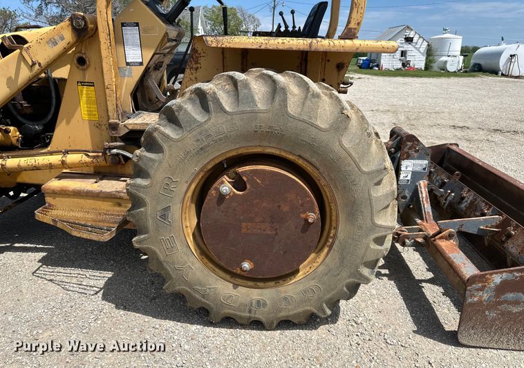 image for item NT9171 Ford 555B landscape tractor