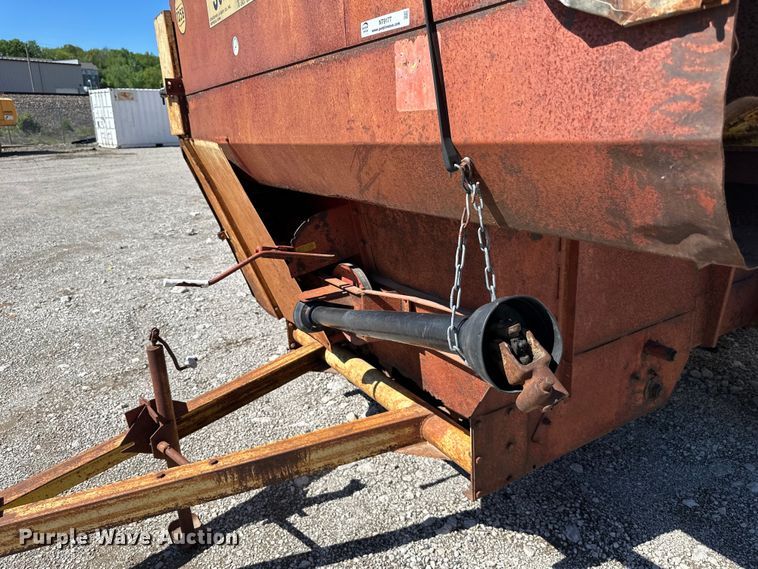 image for item NT9177 Schuler  feed wagon