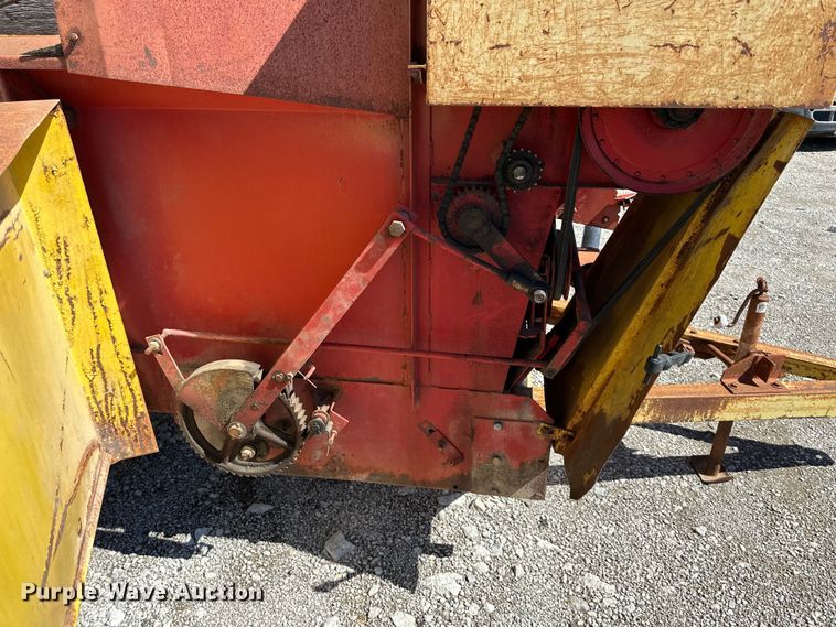 image for item NT9177 Schuler  feed wagon