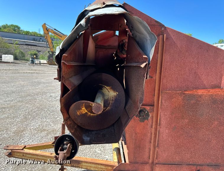 image for item NT9177 Schuler  feed wagon