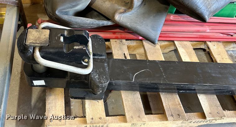 image for item NT9179 CNH Industrial  draw bar