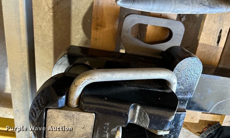 image for item NT9179 CNH Industrial  draw bar