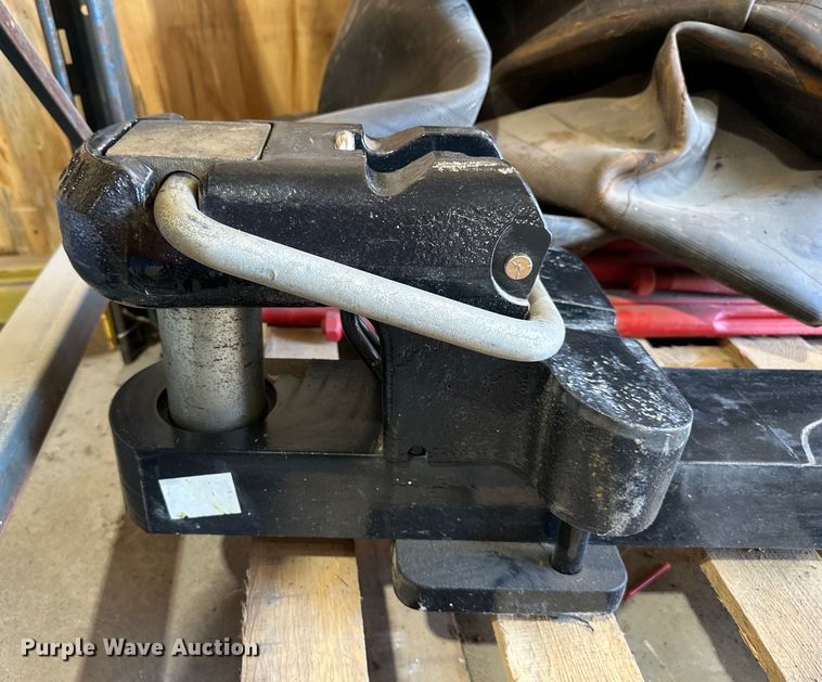 image for item NT9179 CNH Industrial  draw bar