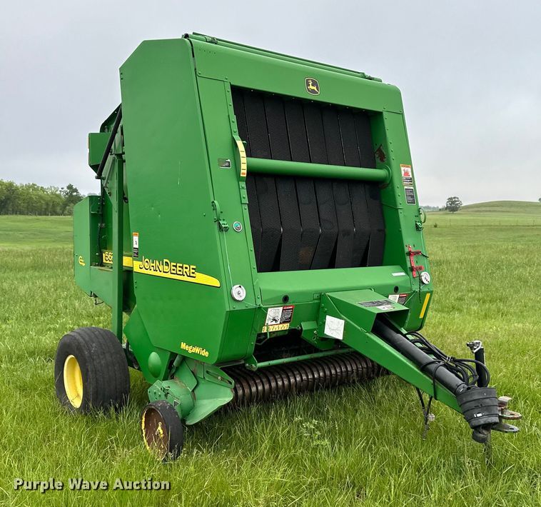 image for item NT9183 2002 John Deere 567 round baler