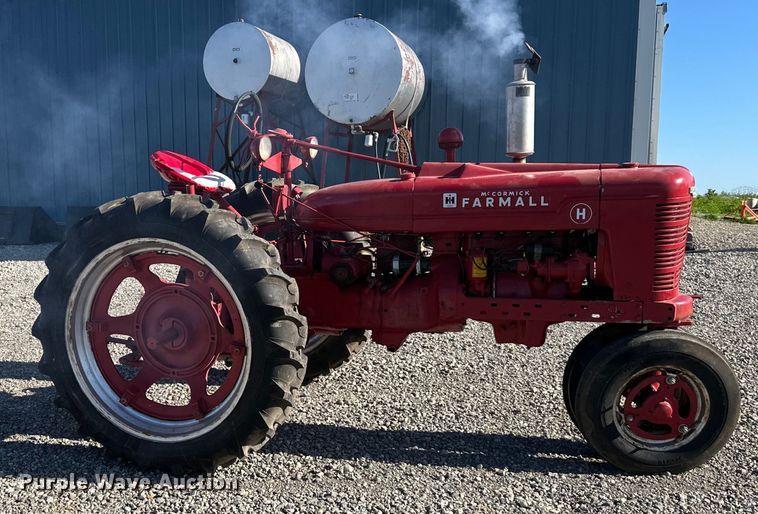 image for item NT9196 1947 International Harvester Farmall H tractor