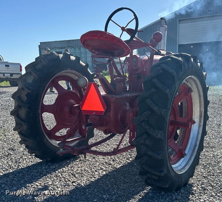 image for item NT9196 1947 International Harvester Farmall H tractor