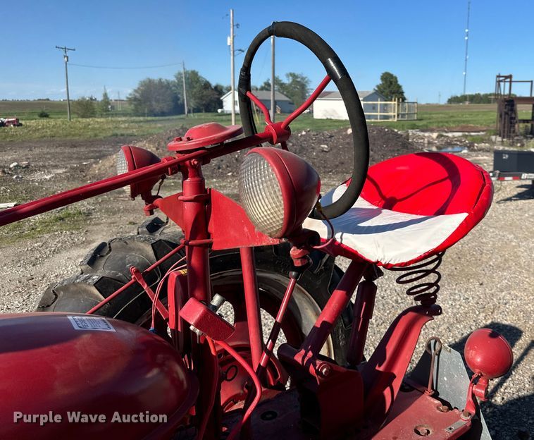 image for item NT9196 1947 International Harvester Farmall H tractor