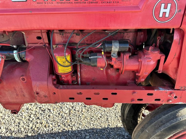 image for item NT9196 1947 International Harvester Farmall H tractor