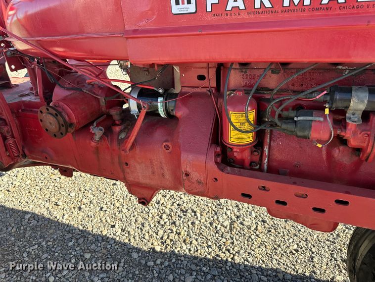 image for item NT9196 1947 International Harvester Farmall H tractor