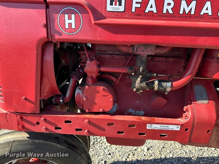 image for item NT9196 1947 International Harvester Farmall H tractor