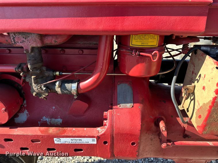 image for item NT9196 1947 International Harvester Farmall H tractor