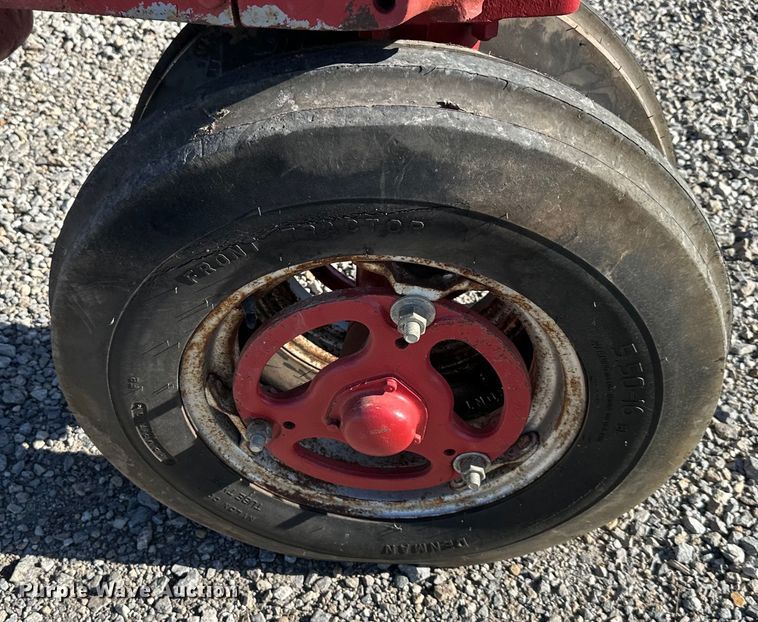 image for item NT9196 1947 International Harvester Farmall H tractor