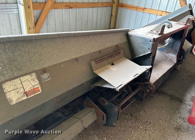 image for item NT9203 Deutz Allis  630 corn head