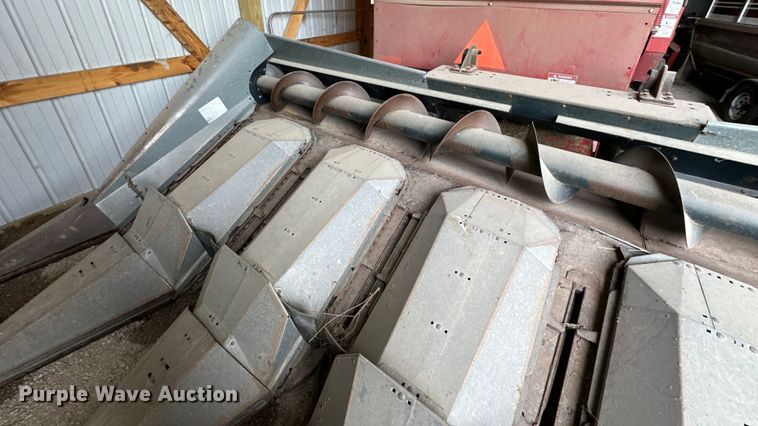 image for item NT9203 Deutz Allis  630 corn head